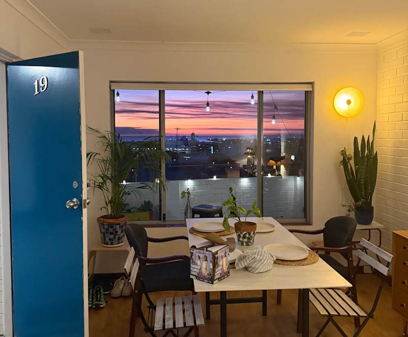 Furnished room in a flatshare