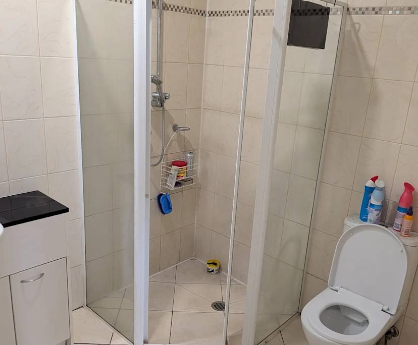 Room with ensuite in a share house