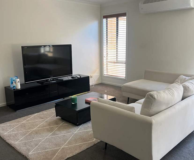 Whole property with 4 rooms for rent