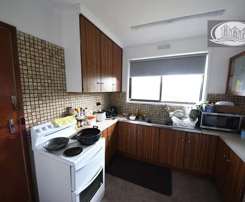 Unfurnished room in a flatshare