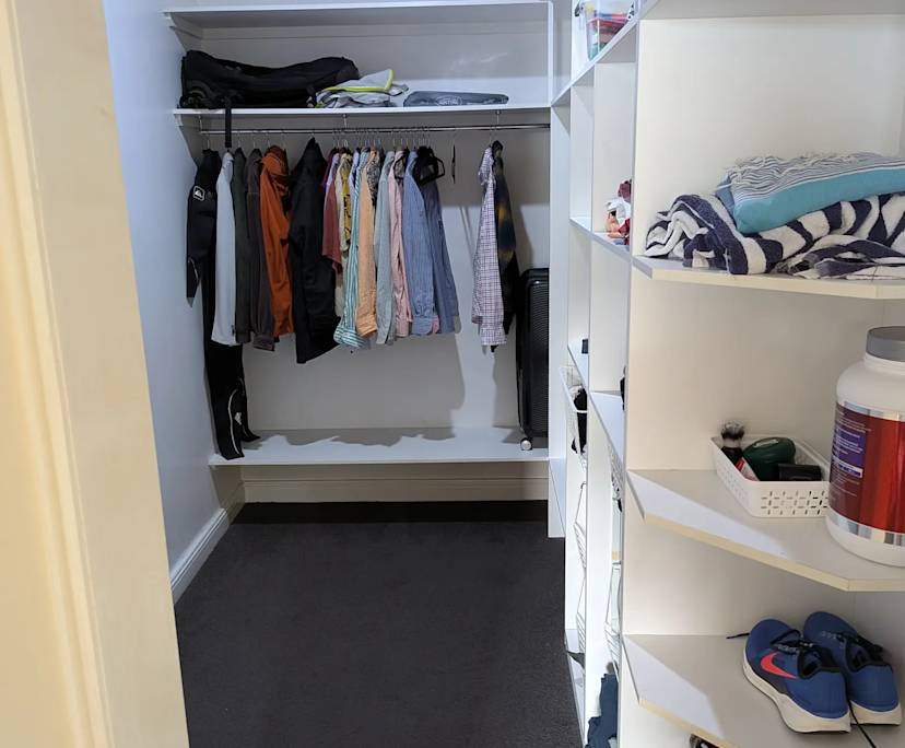 Furnished room in a share house