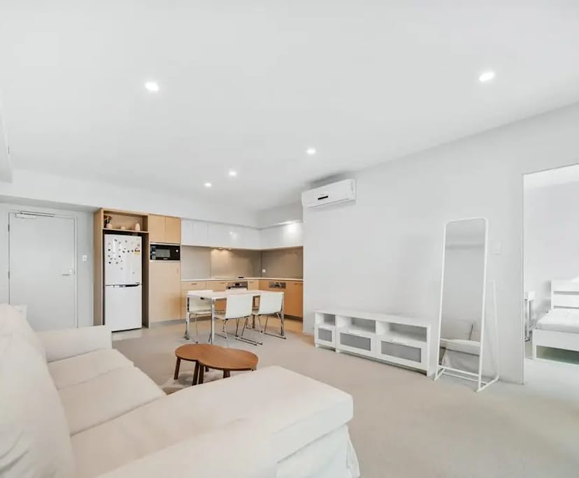 $830, Whole-property, 2 bathrooms, East Perth WA 6004