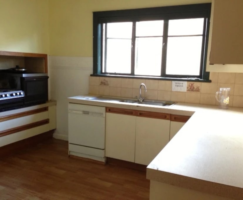 Whole Property for Rent in Rosanna, Melbourne 250...