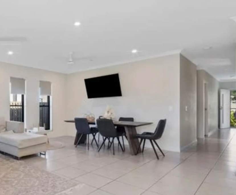 Whole property with 4 rooms for rent