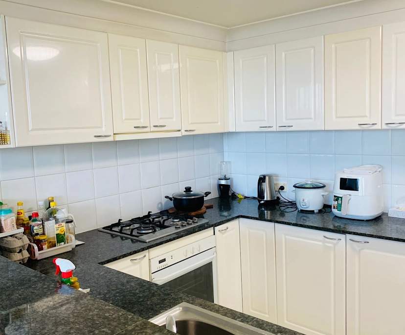 Furnished room in a flatshare