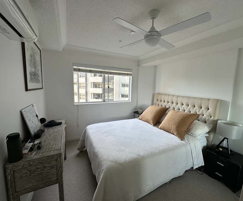 Furnished room with ensuite in a flatshare