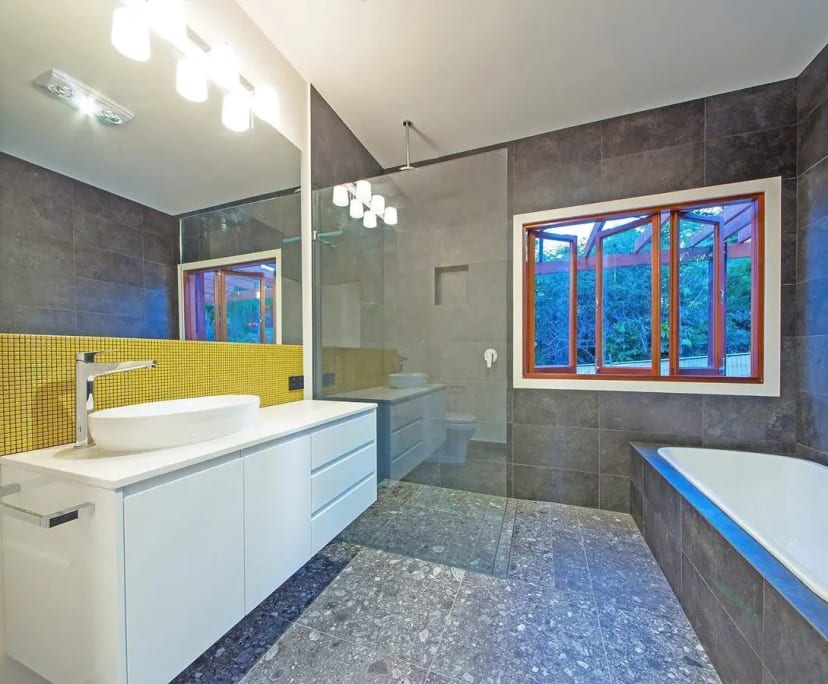 $210, Share-house, 5 bathrooms, Auchenflower QLD 4066