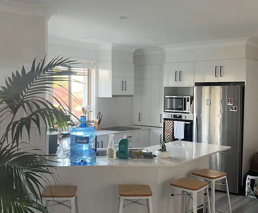 Furnished room with ensuite in a flatshare