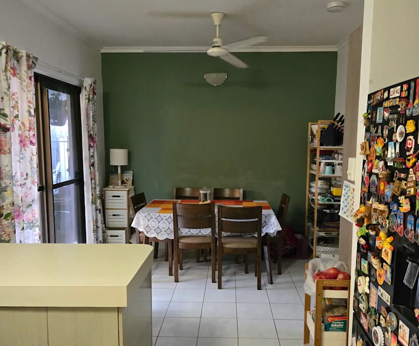 Furnished room in a flatshare