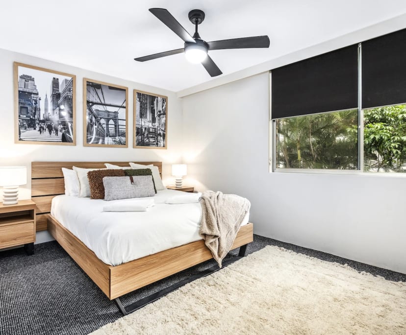 $1,200, Whole-property, 2 bathrooms, Surfers Paradise QLD 4217