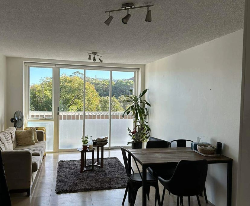 Furnished room in a flatshare