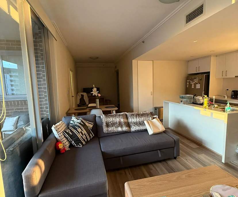 Furnished room in a flatshare