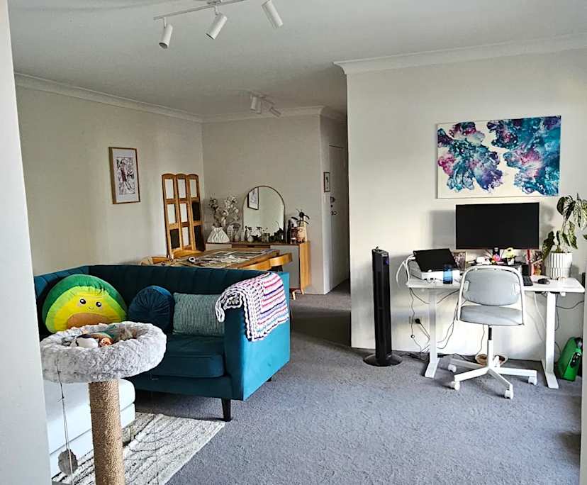 Unfurnished room in a flatshare