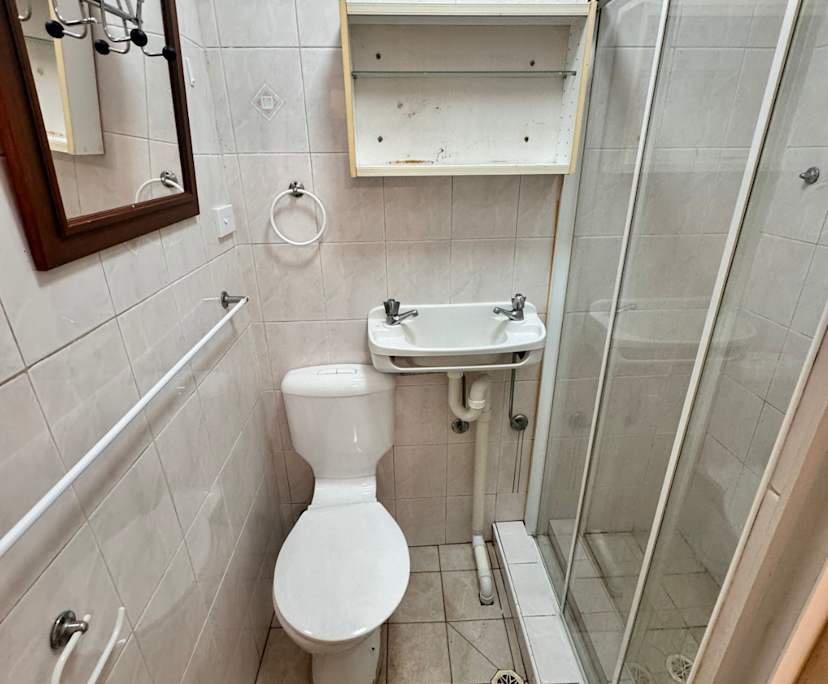 $380, Studio, 1 bathroom, Enmore NSW 2042