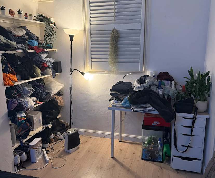 Unfurnished room in a share house