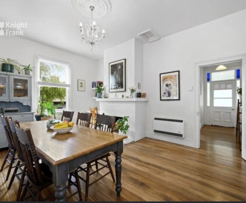 Room in a share house