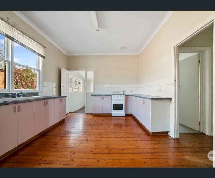 $195, Student-accommodation, 3 rooms, Flora Hill VIC 3550, Flora Hill VIC 3550