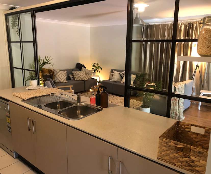 $300, Share-house, 6 bathrooms, Coopers Plains QLD 4108