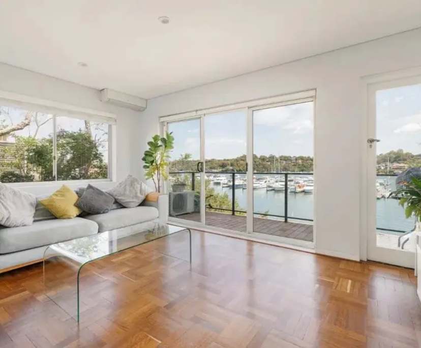 Unfurnished room in a flatshare