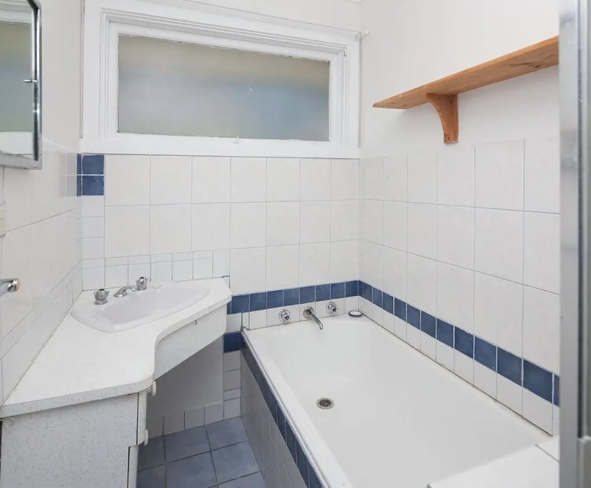 Furnished room in a flatshare