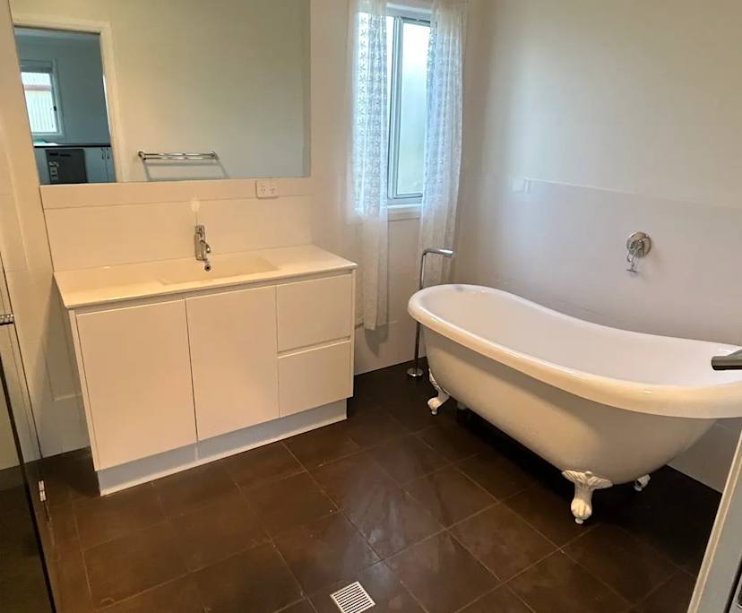 $300, Share-house, 3 bathrooms, North Rothbury NSW 2335