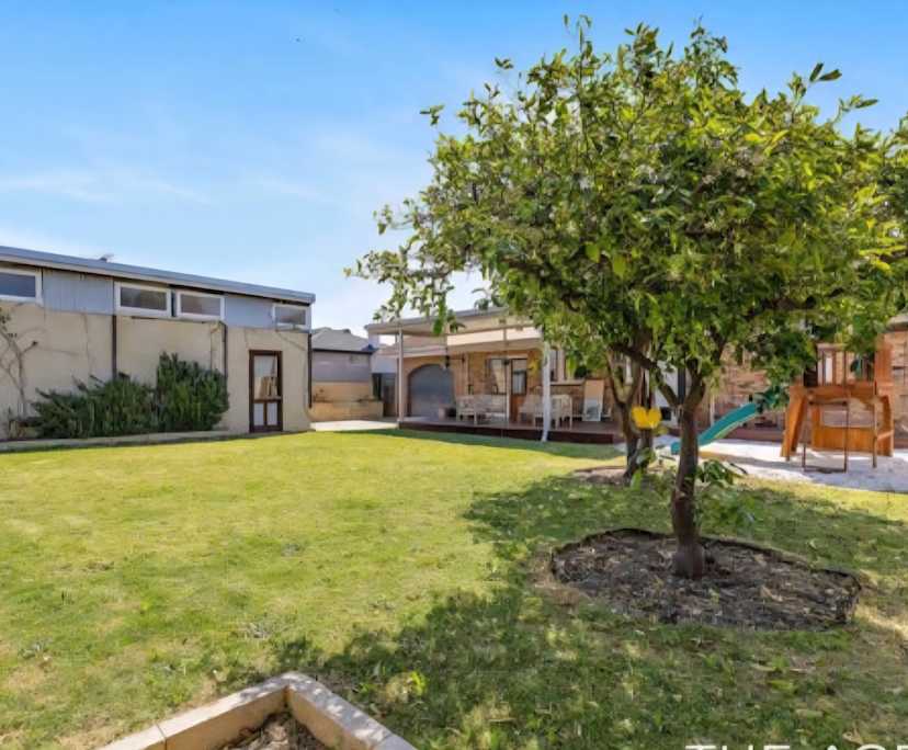 $300, Whole-property, 3 bathrooms, Hamilton Hill WA 6163