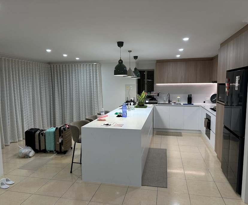 $265, Share-house, 3 bathrooms, Queens Park WA 6107