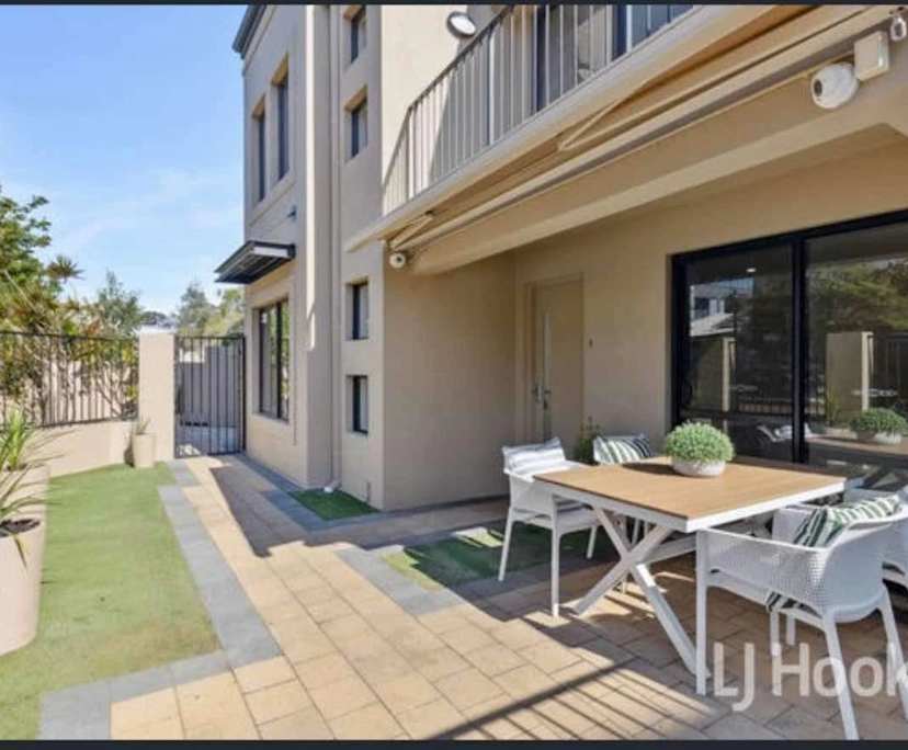 Room in a share house