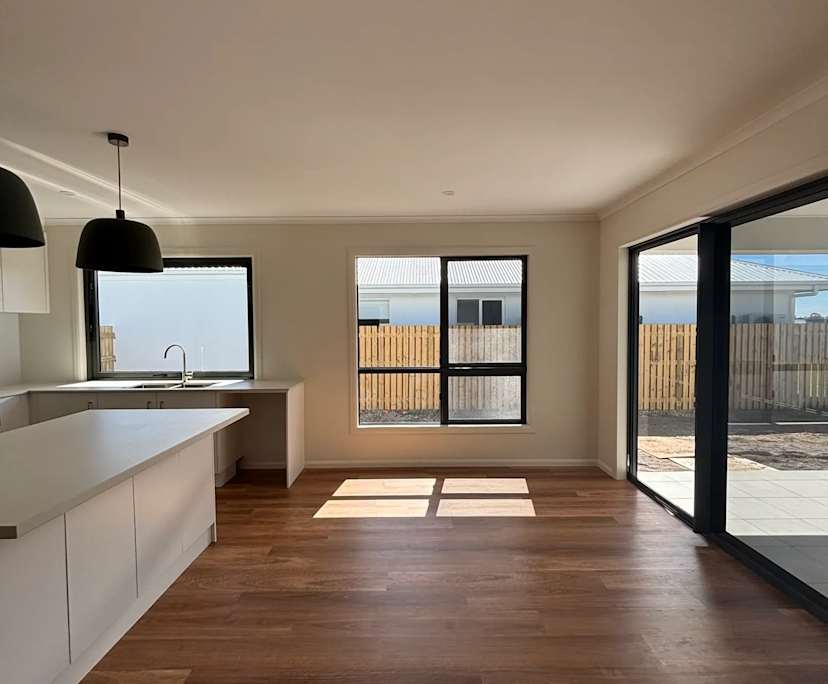 Whole property with 4 rooms for rent