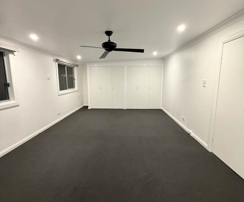 Unfurnished room with own bathroom