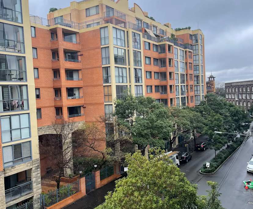 Furnished room in a flatshare