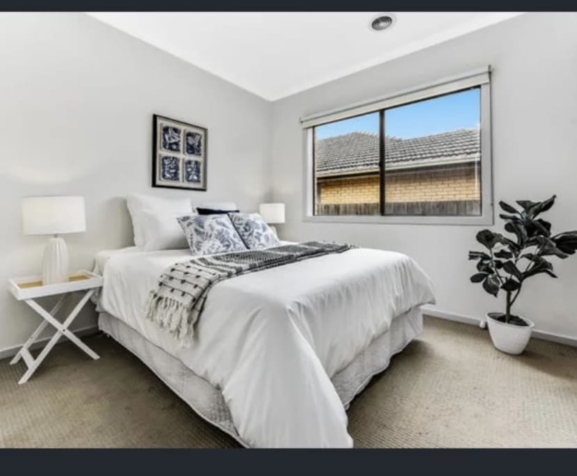 Furnished room in a share house