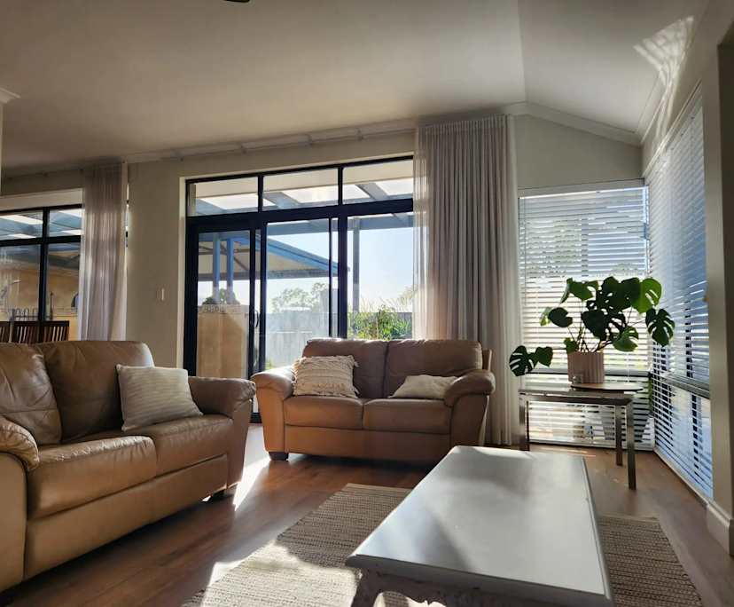 $275, Share-house, 4 bathrooms, Halls Head WA 6210