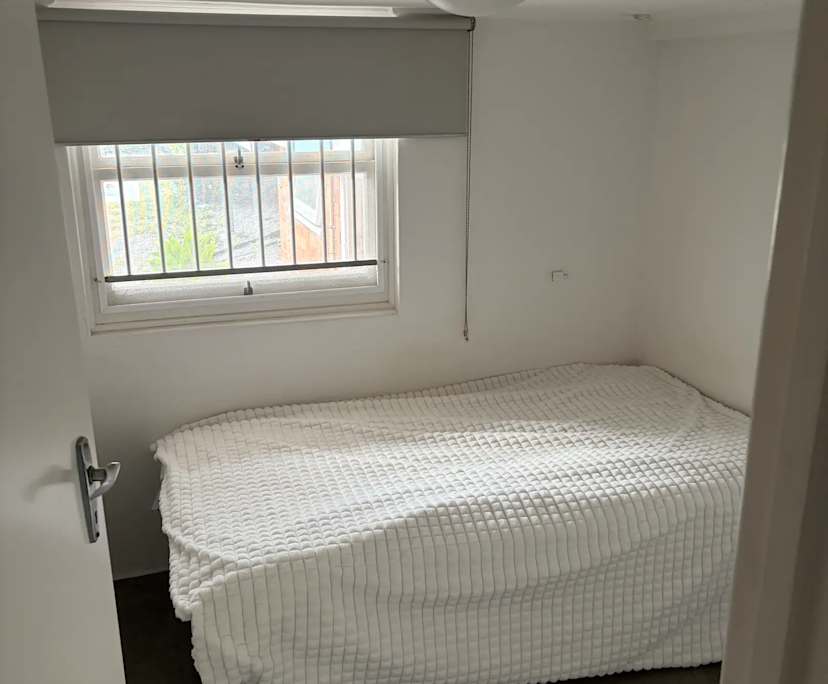 $210, Student-accommodation, 5 bathrooms, Saint Lucia QLD 4067