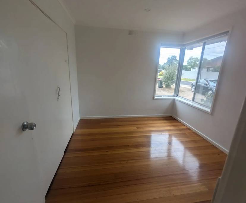 Whole property with 3 rooms for rent