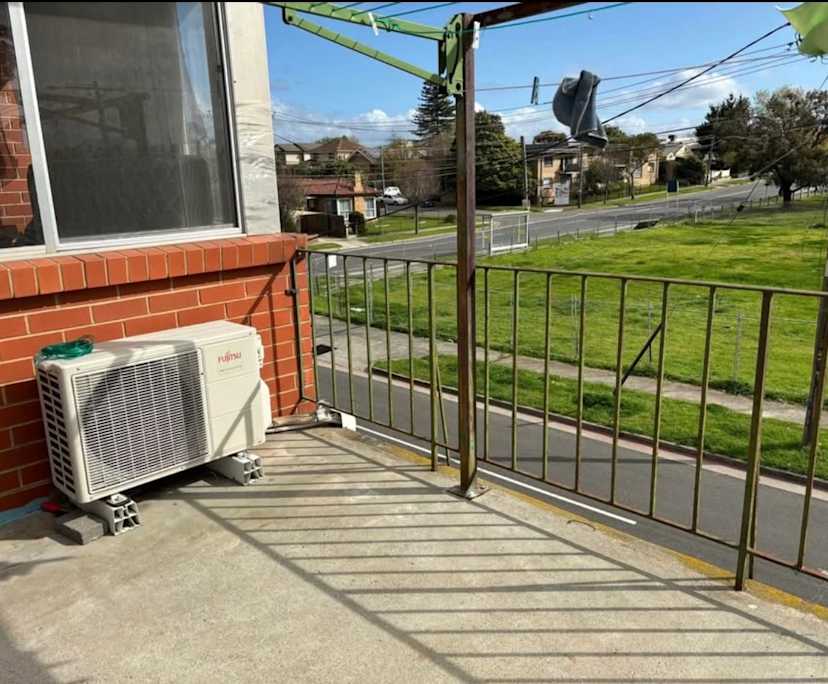 Furnished room in a flatshare