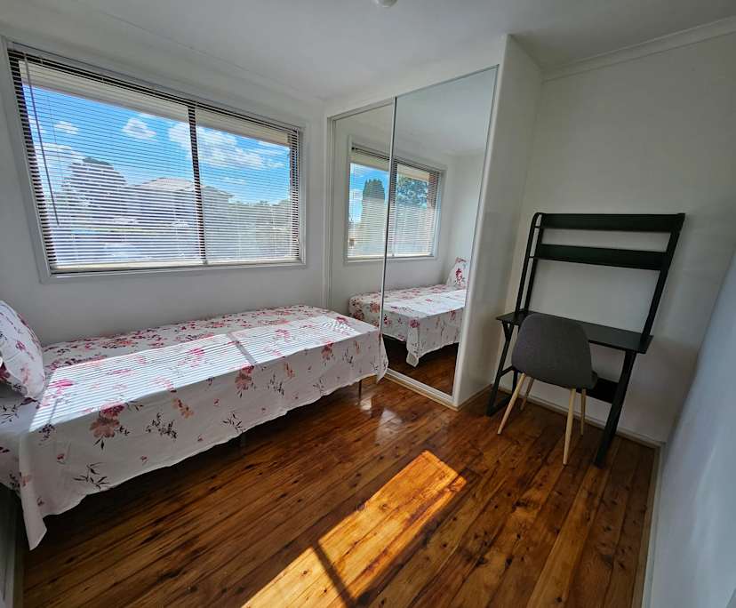 Room in a share house