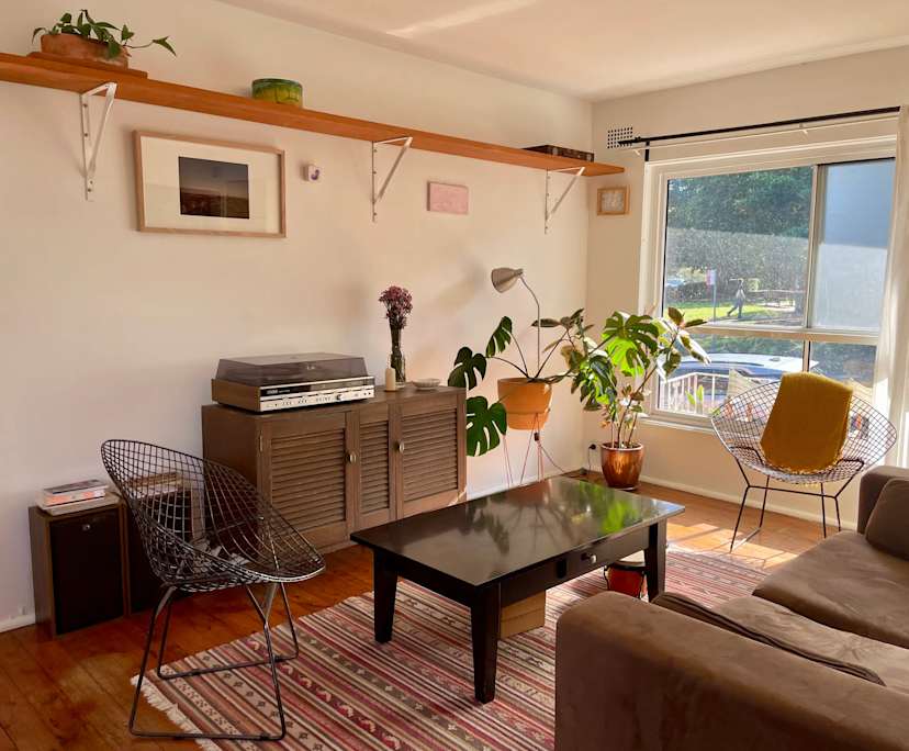 Furnished room in a flatshare