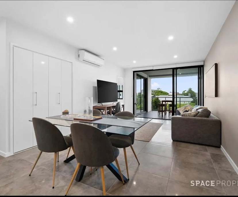 $360, Flatshare, 2 bathrooms, Red Hill QLD 4059