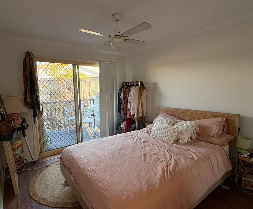 Unfurnished room in a flatshare