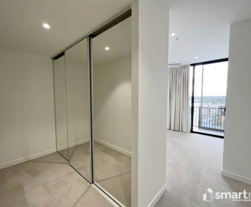 Unfurnished room with ensuite in a flatshare