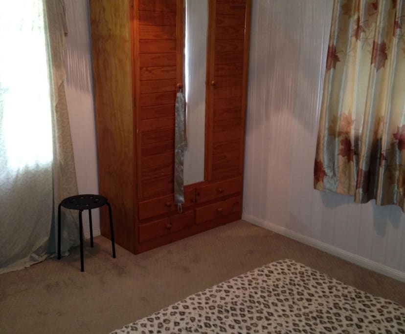 Room in a share house