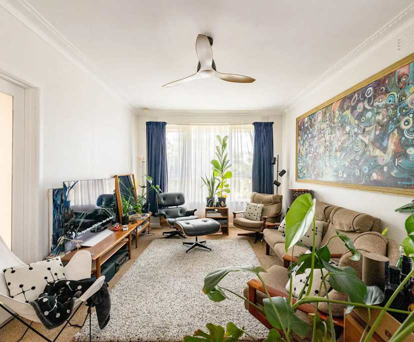 Room in a share house