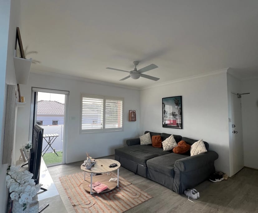 Furnished room in a flatshare