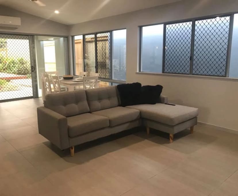 $320, Share-house, 4 bathrooms, Parramatta Park QLD 4870