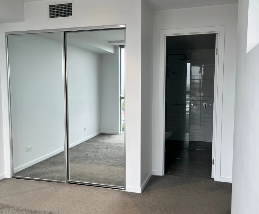 $400, Flatshare, 2 bathrooms, Kangaroo Point QLD 4169