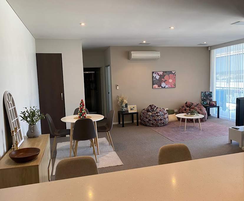 $300, Flatshare, 2 bathrooms, Mawson Lakes SA 5095