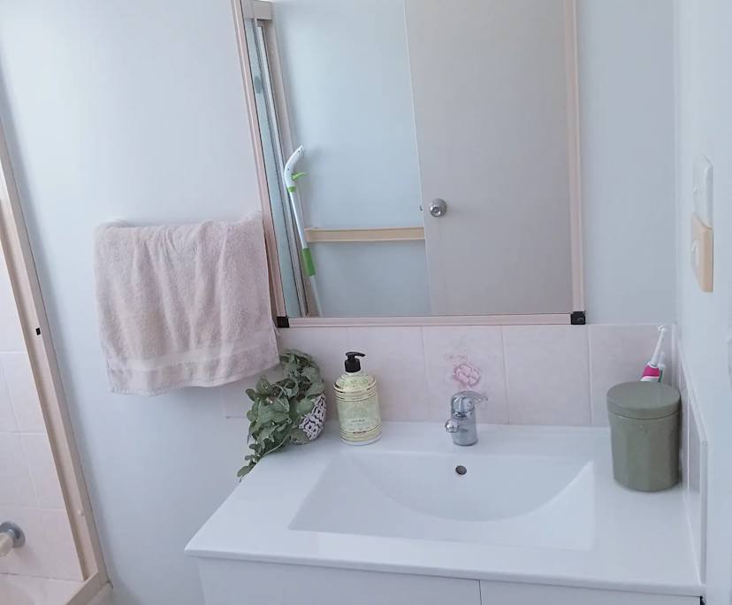 $230, Flatshare, 2 bathrooms, Urangan QLD 4655