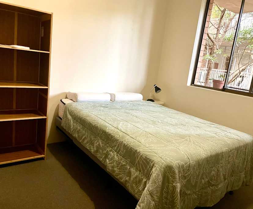 Furnished room in a flatshare