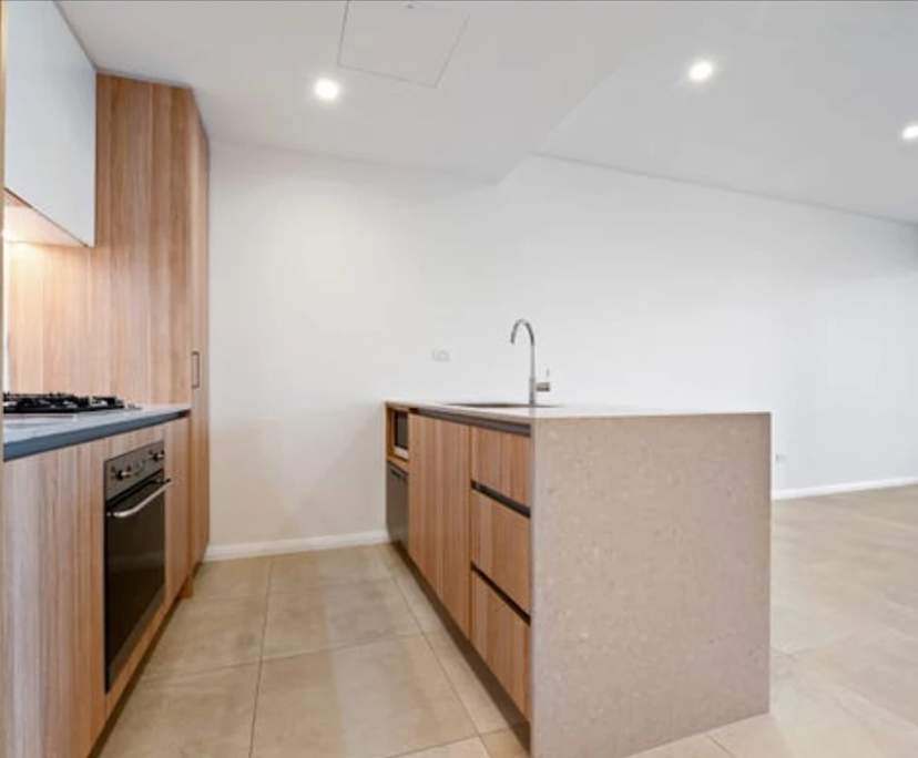 Unfurnished room with ensuite in a flatshare
